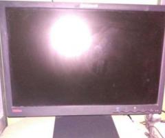 MONITOR LENOVO DE 19 PULGADAS VENDO O CAMBIO POR CEL ANDROID