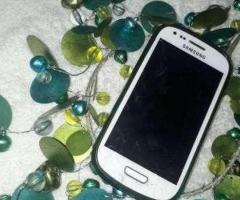 Samsung galaxy s3 mini 8200 Solo detalles de mica 100 funcional liberado legal