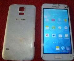 vendo mi samsung s5 horigin modelo sm g900f asi como seve el tactil le funciona la pantalla esta en 