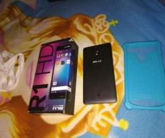 Blu R1 Hd 2 Gb de Ram con Su Caja Forro