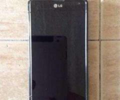 SE VENDE LG E977. PARA REPUESTO