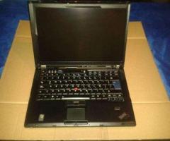 Se vende laptop lenovo T61 serie