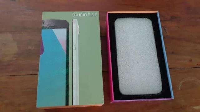 Caja de Blu Studio 5.5 S Caja de Blu Studio 5.5 S